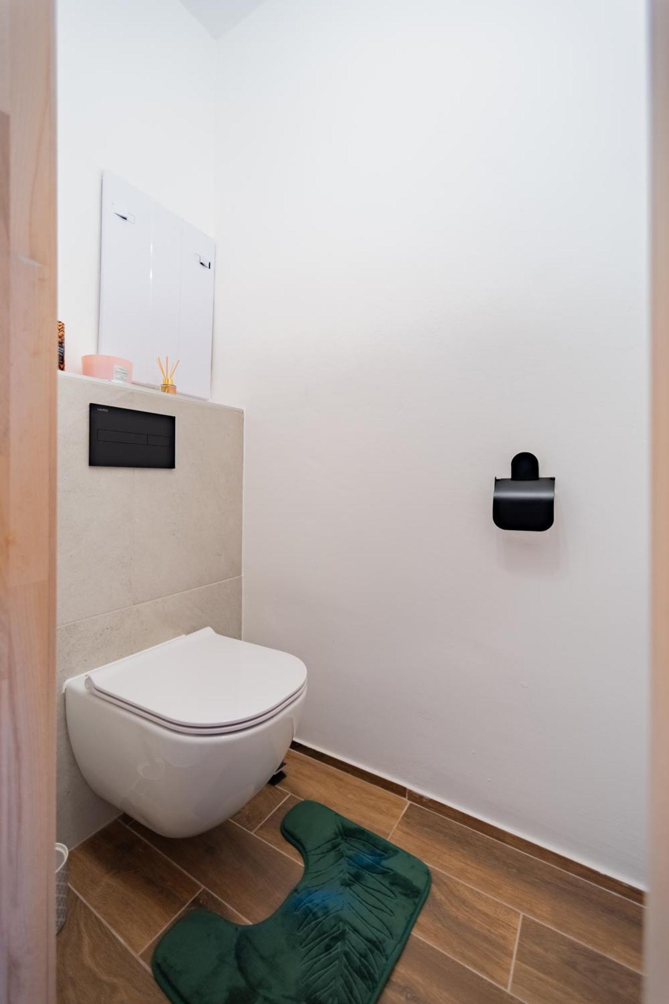 Barbyb Apartment - With Free Parking Bratislava Exterior photo